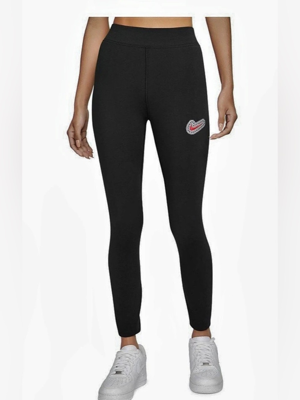New with tags! Rare Nike Black Essentials Hi-Rise Leggings